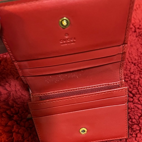 GUCCI AUTHENTIC GG SUPREME CHERRY COMPACT WALLET. EUC. - Picture 8 of 8